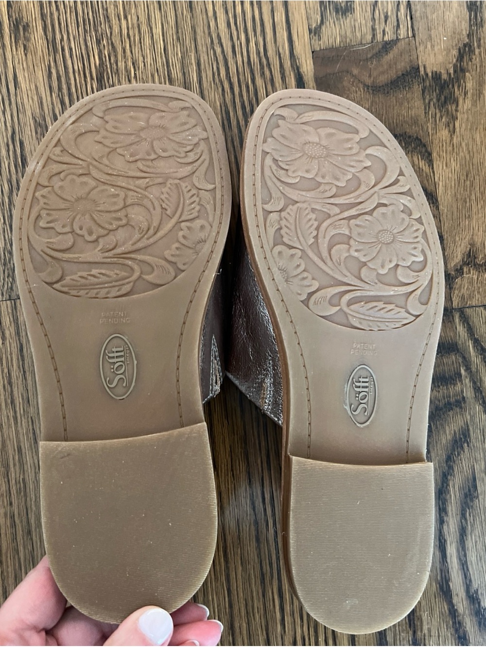 Sofft Leather Metallic Pewter Slide Sandal. NWOT. 8.5 M - Picture 4 of 6